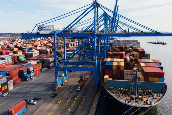 Container logistics at major ports